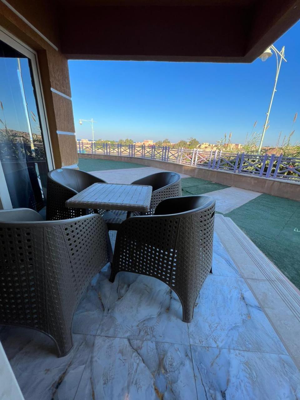 Шале Porto Sokna Water Front Ground Floor Family Only Айн-Сохна