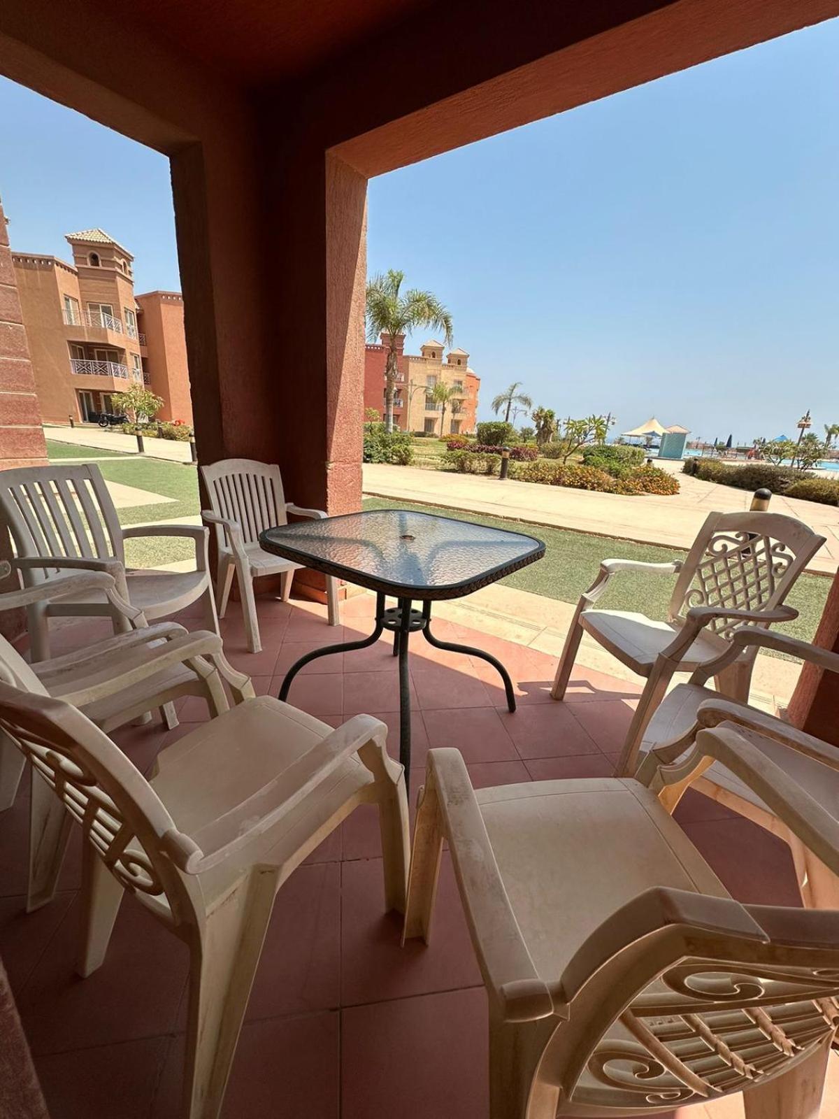 Porto Sokna Water Front Ground Floor Family Only Шале Айн-Сохна